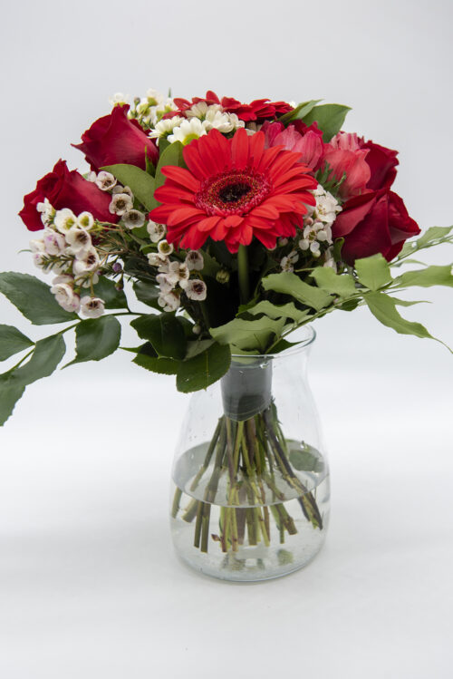 Bouquet con gerbere e rose rosse